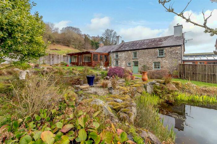 4 Bedroom Link Detached House For Sale In Porthyrhyd, Nr Llandovery, Carmarthenshire, SA19
