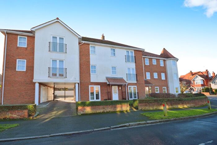 2 Bedroom Flat For Sale In Cornwall Gardens, Margate, CT9
