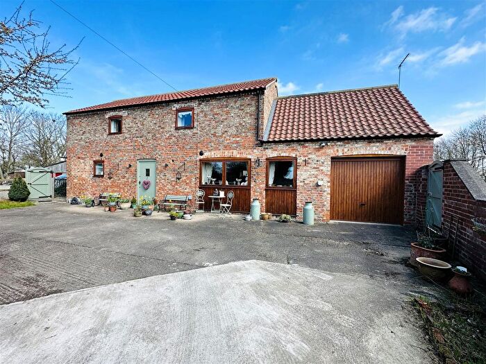 3 Bedroom Barn Conversion For Sale In Main Road, Harlthorpe, Selby, YO8