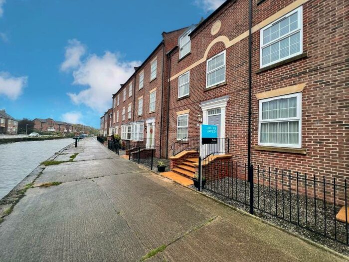 4 Bedroom Town House To Rent In Scaife Mews, Beverley, HU17