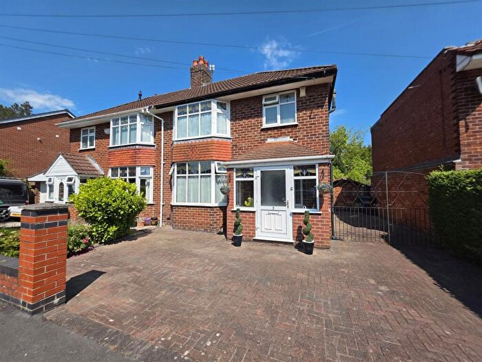 3 Bedroom Semi-Detached House For Sale In Emerald Road, Moss Nook, M22