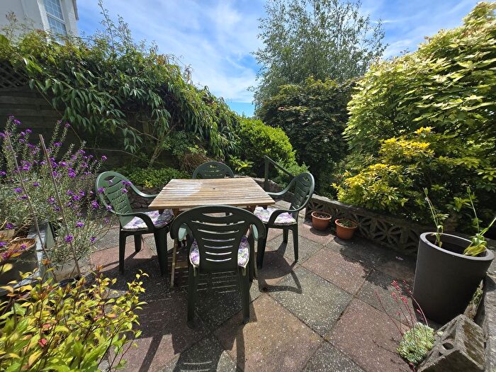 2 Bedroom Flat To Rent In Knowles Hill Road, Newton Abbot, TQ12