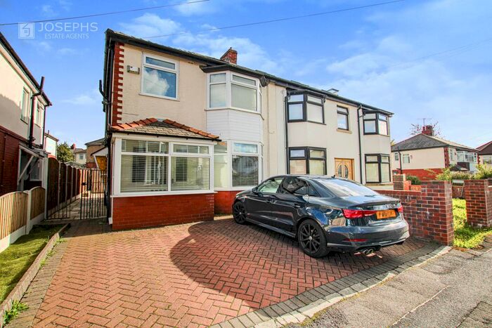 3 Bedroom Semi-Detached House To Rent In Trillo Avenue, Botlon, BL2