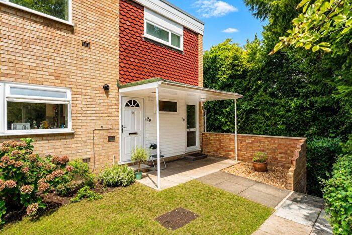 1 Bedroom Maisonette To Rent In The Cedars, Milton Road, Harpenden, Hertfordshire, AL5