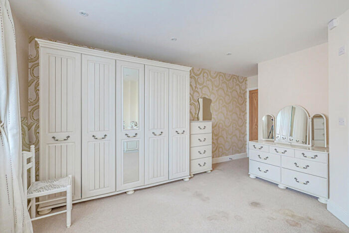 3 Bedroom Detached Bungalow For Sale In Hylands Grove, Leigh-on-sea, SS9