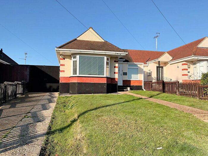 2 Bedroom Bungalow To Rent In Thorndon Park Close, Leigh-on-Sea, SS9