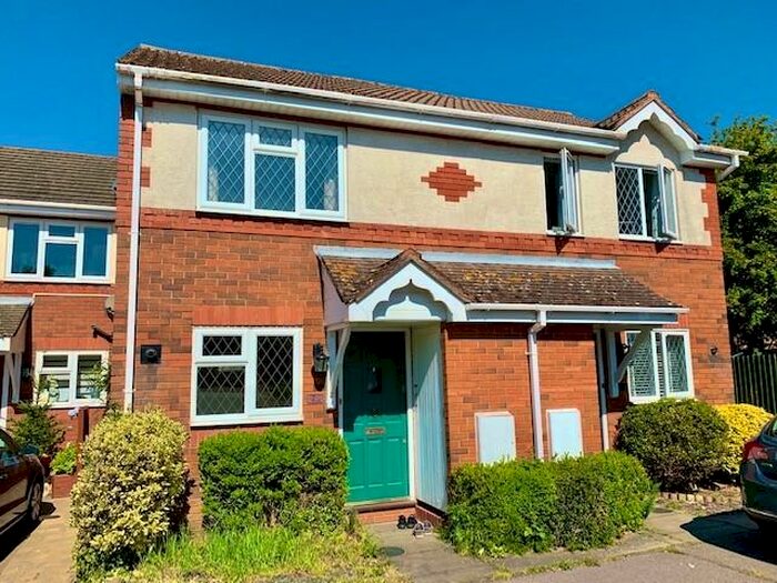 2 Bedroom Semi-Detached House To Rent In Waldegrave Close, Woolston, SO19