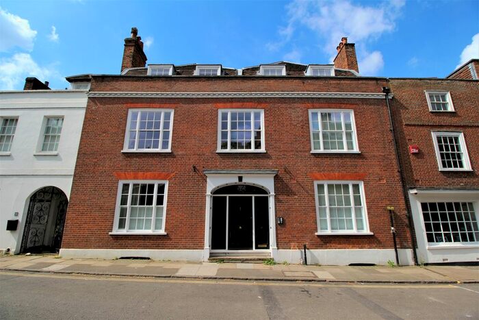 2 Bedroom Flat To Rent In Quarry Street, Guildford, GU1
