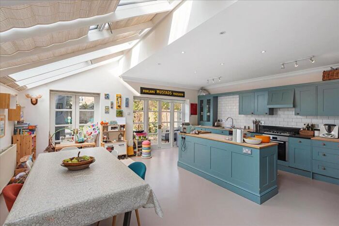 4 Bedroom Property For Sale In Langthorne Street, London, SW6