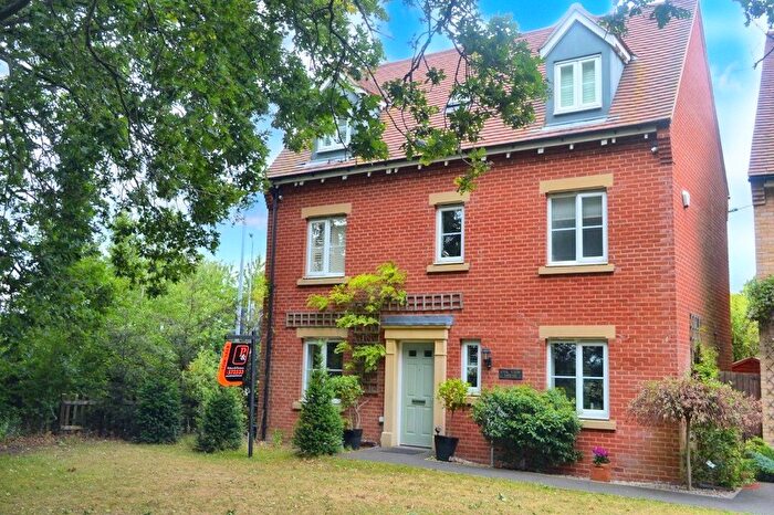 4 Bedroom Detached House To Rent In Cater Walk, Colchester, Essex, CO4