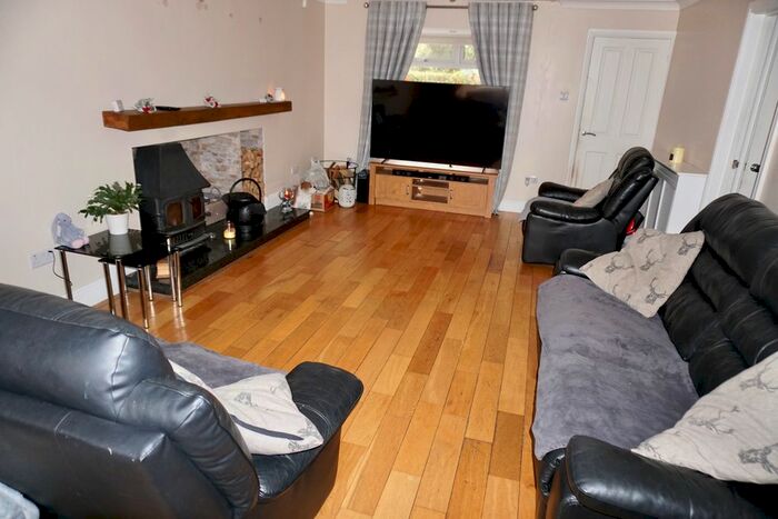 4 Bedroom Detached House For Sale In Meadow Close, Ringstead, NN14