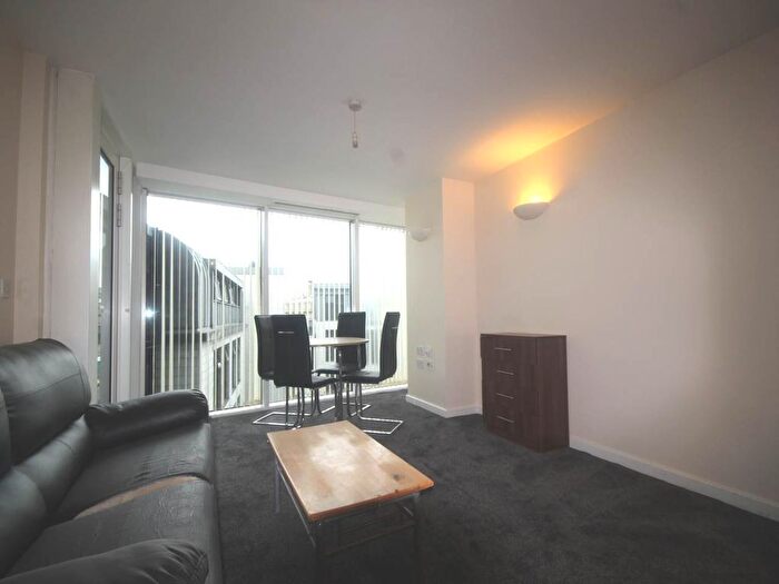 2 Bedroom Flat To Rent In The Gatehaus, Leeds Road, Little Germany, BD1