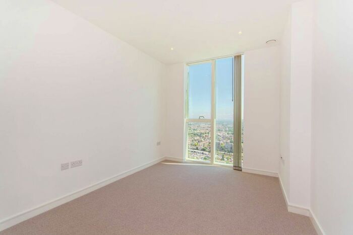 2 Bedroom Flat For Sale In Pinnacle Apartments, Croydon, CR0