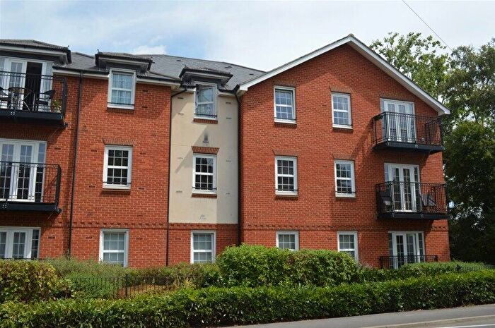 2 Bedroom Flat To Rent In Station Road, Harpenden, AL5