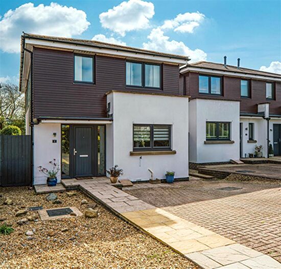 4 Bedroom Detached House For Sale In Ryde, Isle Of Wight, PO33