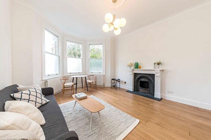 1 Bedroom Flat To Rent In St. Margarets Road, St Margarets, Twickenham, TW1