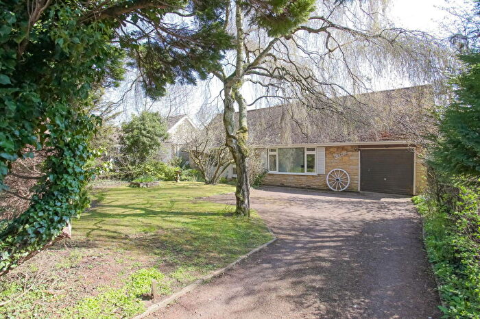 3 Bedroom Detached Bungalow For Sale In Treetops, Station Road, Cropredy, OX17