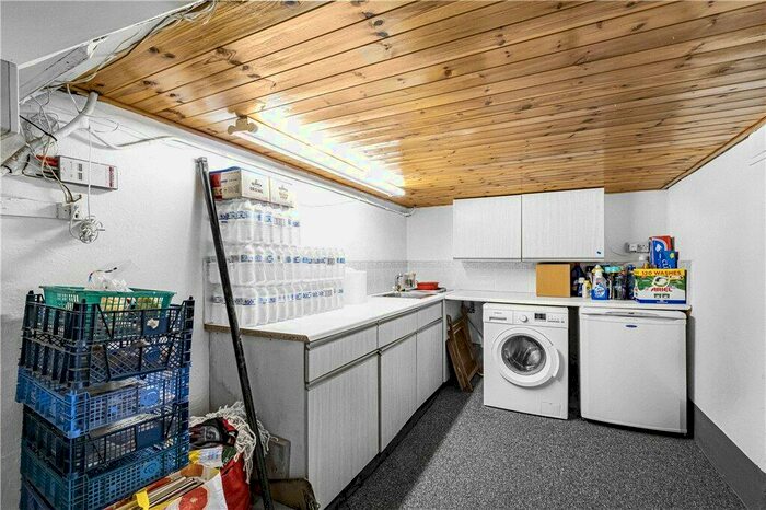 3 Bedroom Terraced House For Sale In Grangecliffe Gardens, London, SE25