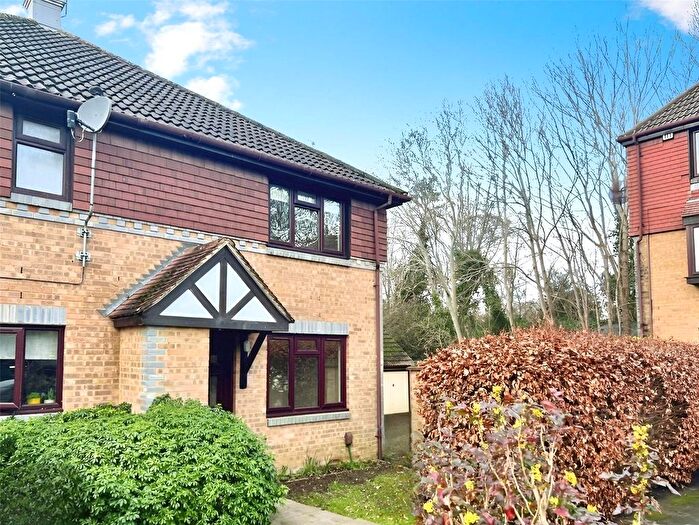 1 Bedroom End Of Terrace House To Rent In Dairymans Walk, Guildford, Surrey, GU4
