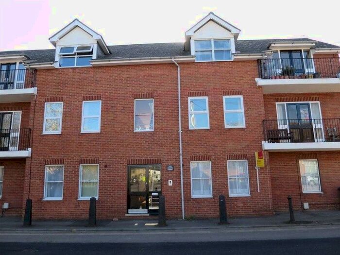 2 Bedroom Flat To Rent In Chapel Street, Cowley, Oxford, OX4