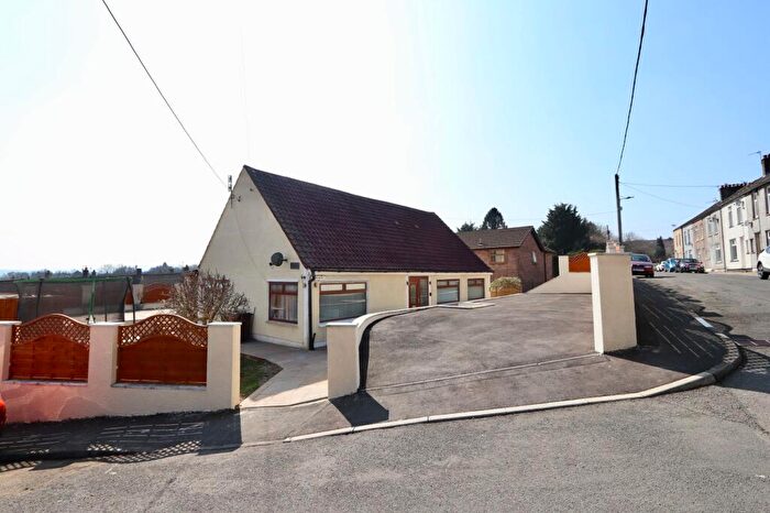 4 Bedroom Detached Bungalow For Sale In Oak Street, Blackwood, NP12