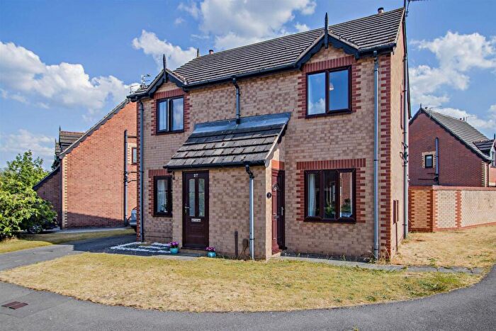 2 Bedroom Semi-Detached House To Rent In Far Field Road, Edenthorpe, Doncaster, DN3