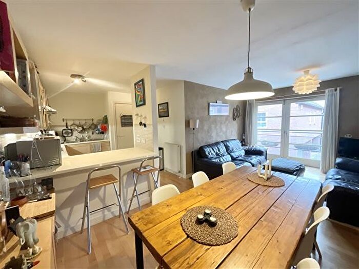 2 Bedroom Flat For Sale In Green Lane, Sheffield, S3