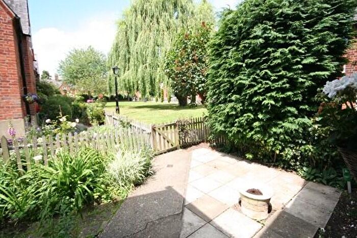 1 Bedroom Terraced House For Sale In Prince Consort Cottages, SL4