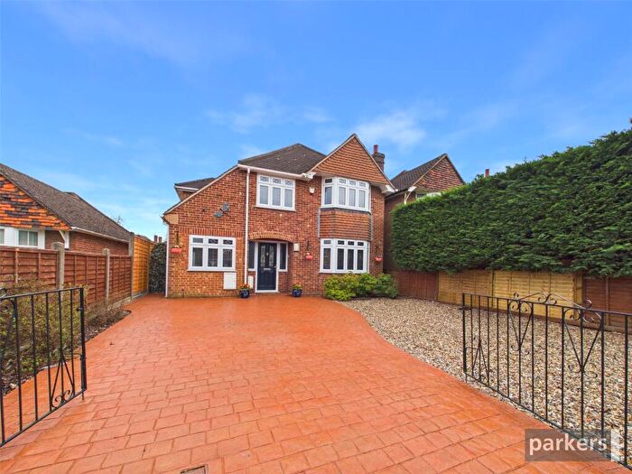 4 Bedroom Detached House For Sale In Hilltop Road, Earley, Reading, Berkshire, RG6