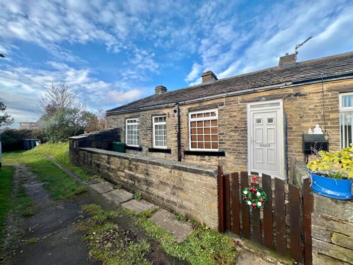 2 Bedroom End Of Terrace House For Sale In Prospect View, Queensbury, Bradford, BD13