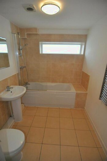 1 Bedroom Flat To Rent In Stone Street, Bradford, BD1