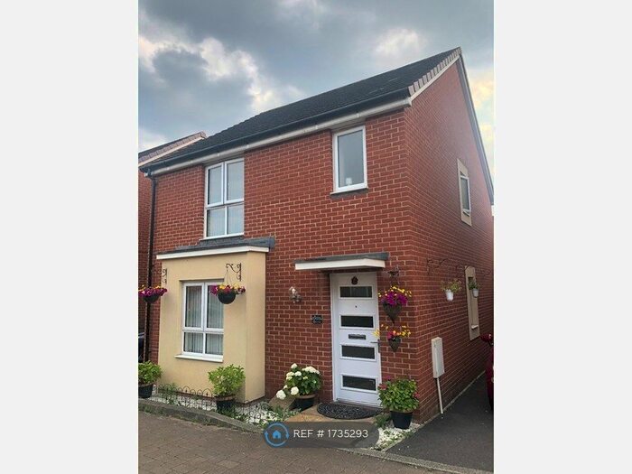 3 Bedroom Detached House To Rent In Eighteen Acre Drive, Patchway, Bristol, BS34