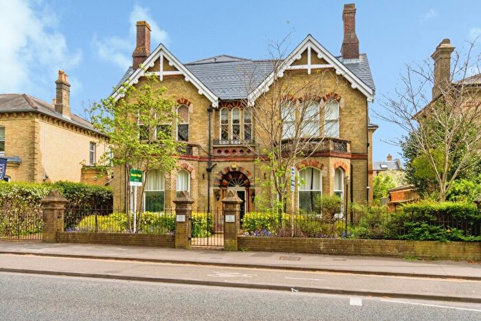 2 Bedroom Flat For Sale In The Avenue, Southampton, Hampshire, SO17