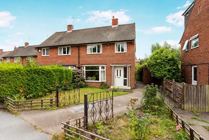 3 Bedroom Semi-Detached House For Sale In West Park Grove, Roundhay, Leeds, LS8