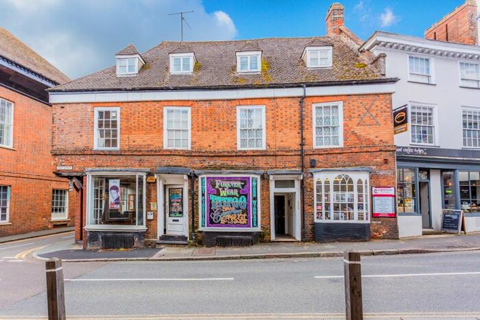 2 Bedroom Flat To Rent In West Street, Buckingham, MK18