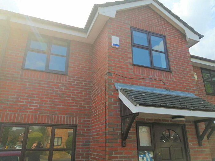 3 Bedroom Mews To Rent In Tagore Close, Victoria Park, M13