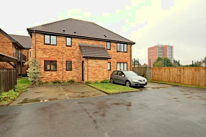 1 Bedroom Flat To Rent In Joan Lawrence Place, OX3