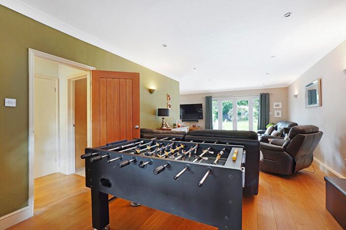 4 Bedroom Detached House For Sale In Bredhurst Road, Wigmore, ME8
