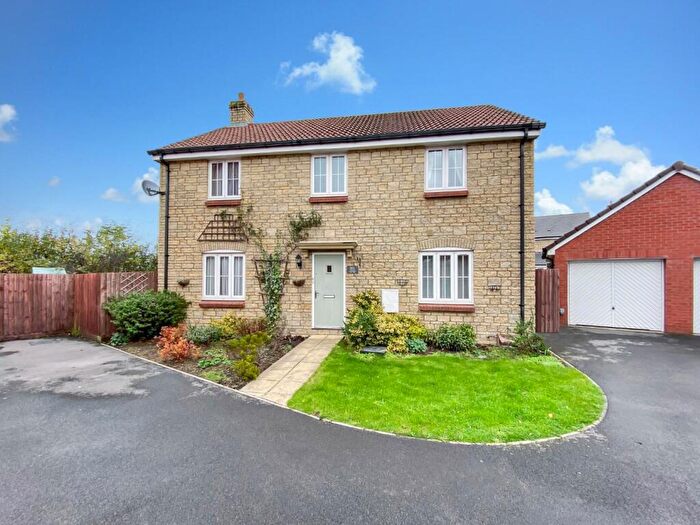 4 Bedroom Detached House For Sale In Linnet Lane, Melksham, SN12