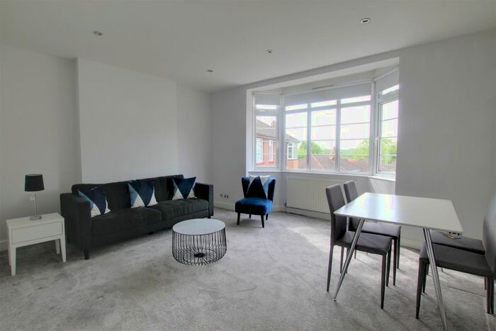 2 Bedroom Flat To Rent In Nether Close (), Finchley, N3