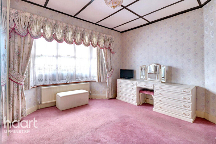 2 Bedroom Semi-Detached Bungalow For Sale In Front Lane, Upminster, RM14