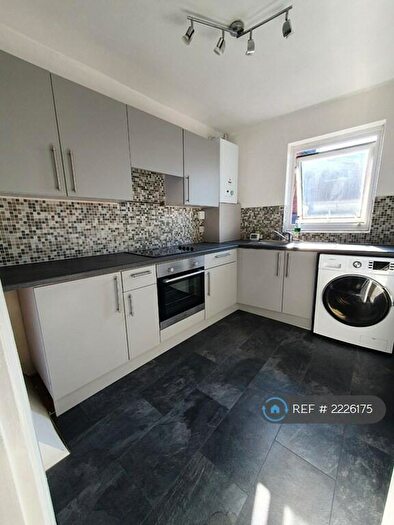 2 Bedroom Flat To Rent In Wellington Street, Eastwood, NG16