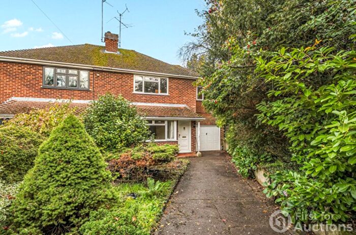 3 Bedroom Semi Detached House For Sale In Beech Lane, Earley, Reading, RG6