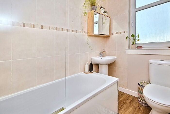 2 Bedroom Semi-Detached House For Sale In Braehead Road, Pittenweem, KY10