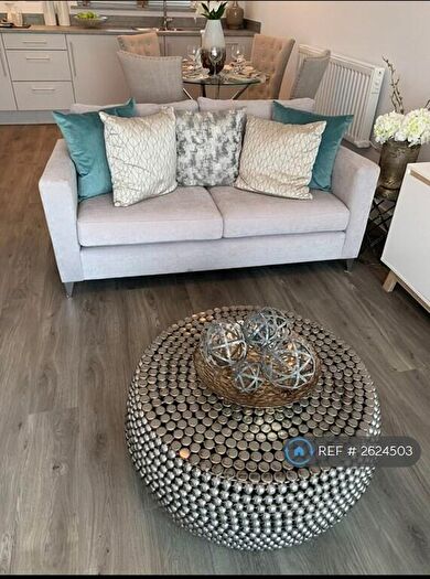 2 Bedroom Flat To Rent In Aspect Place, Hersham, Walton-On-Thames, KT12