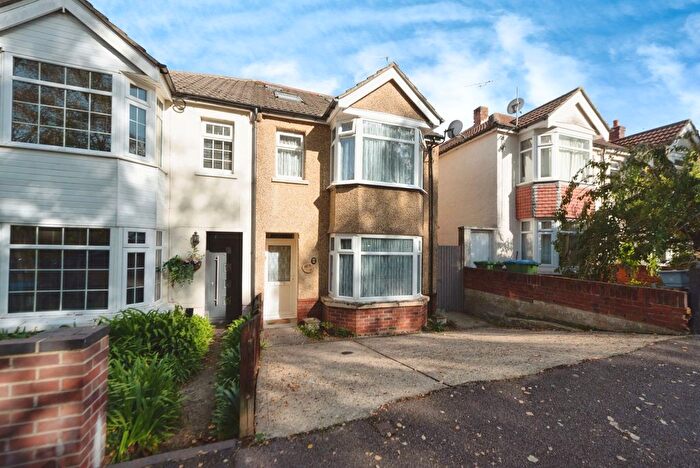 5 Bedroom Semi Detached House For Sale In Copsewood Road, Southampton, Hampshire, SO18