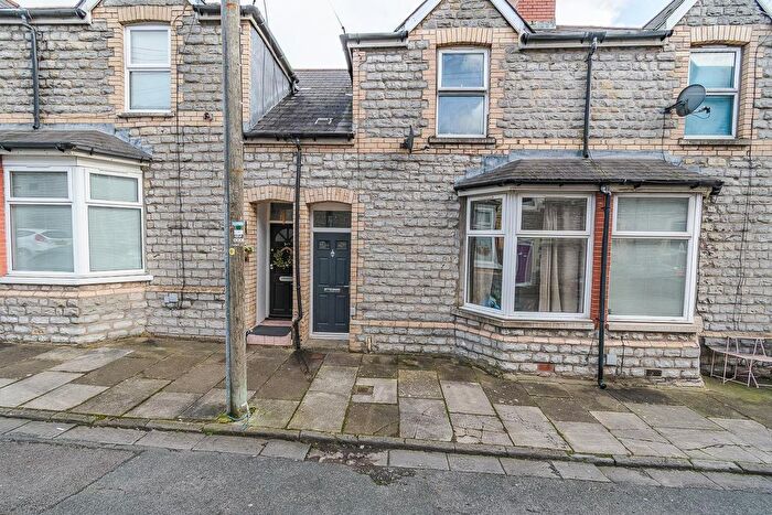 2 Bedroom Terraced House For Sale In Hunter Street, Barry, CF63