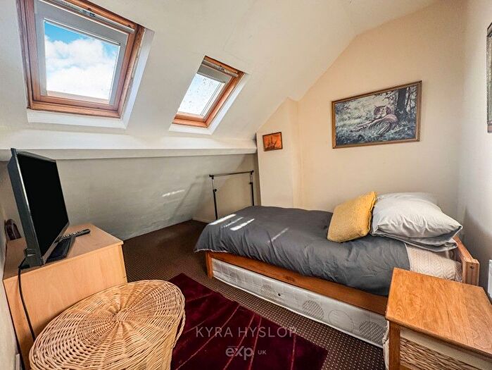 2 Bedroom Bungalow For Sale In Brookside Crescent, Exeter, Devon, EX4