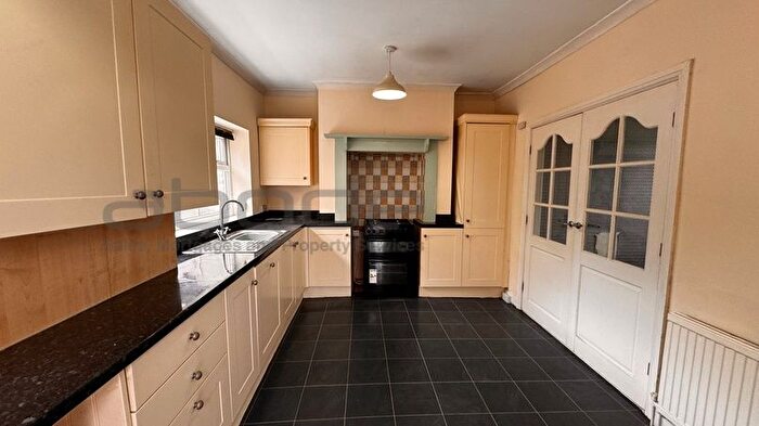 3 Bedroom Semi-Detached House For Sale In Hollindale Drive, Sheffield, S12