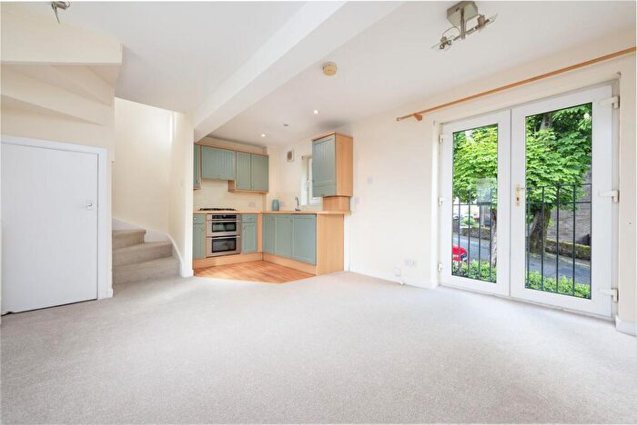 1 Bedroom Terraced House For Sale In Royal Street, Gourock, PA19